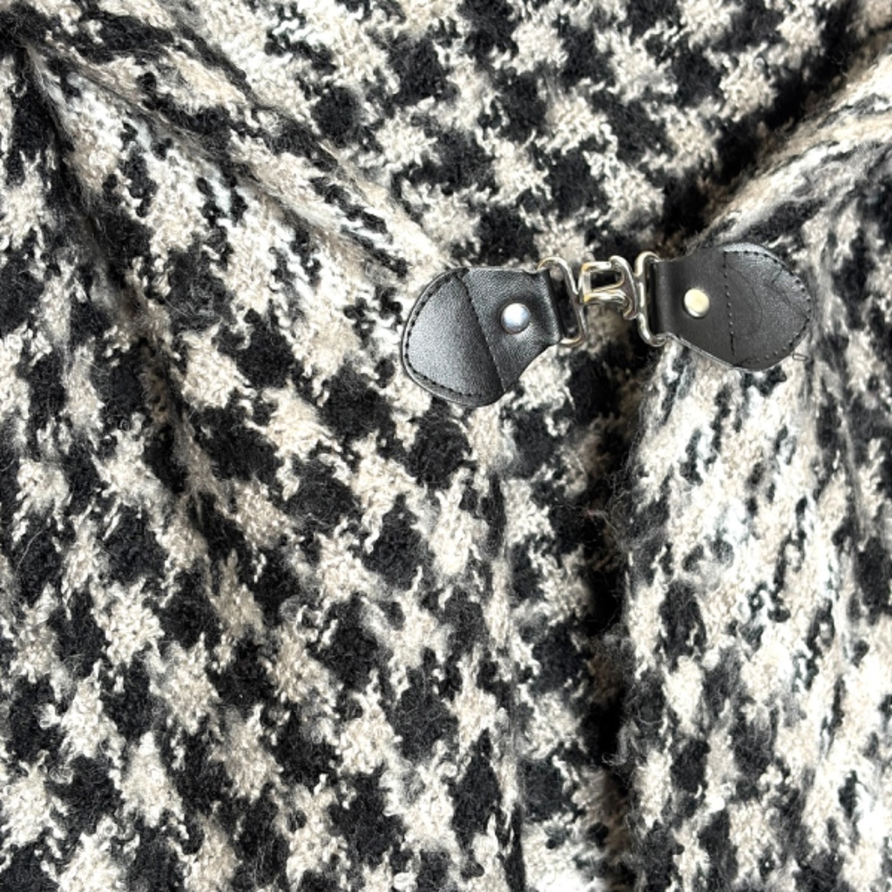 Houndstooth Cape - Picture 5 of 8